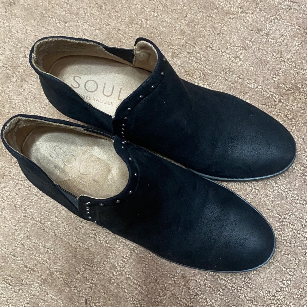 SOUL Naturalizer Elegant Black Slip-On 6M Studded Booties with Block Heel Career